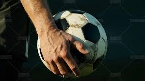 《球场安保往事：那些冲入赛场的疯狂球迷与突发状况》