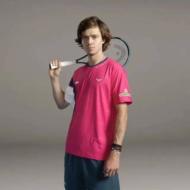 加拉格尔引发球迷热议，马竞用摩托车引导他参加亮相仪式