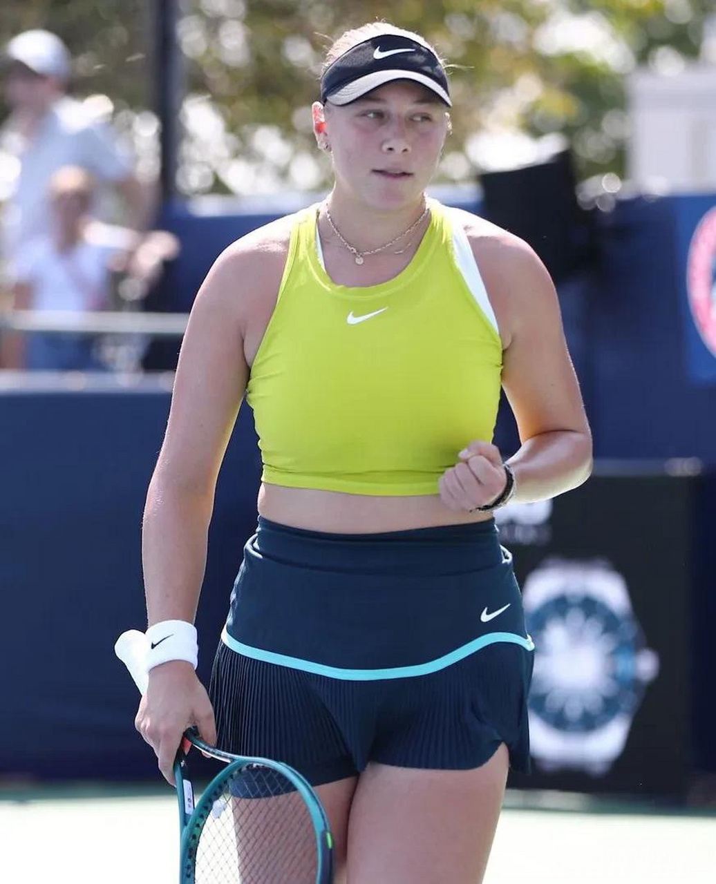 湖人终于明 湖人终于明