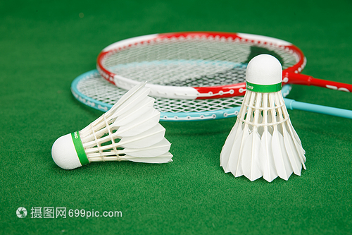 莱万：什琴斯尼会很快适应巴萨；我最佩服C罗的斗志